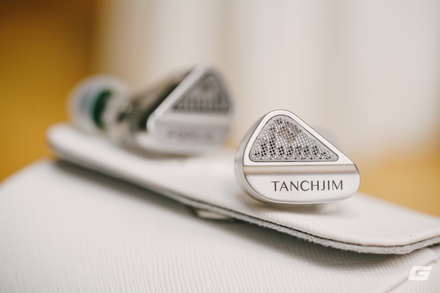 Đánh giá Tanchjim x Effect Audio Force: Cặp tai nghe kỳ lạ với 2 màng Dynamic và thiết kế "đeo chặt nhưng vẫn hở"- Ảnh 15. Đánh giá Tanchjim x Effect Audio Force: Cặp tai nghe kỳ lạ với 2 màng Dynamic và thiết kế "đeo chặt nhưng vẫn hở"- Ảnh 15.