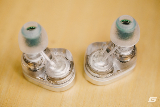 Đánh giá Tanchjim x Effect Audio Force: Cặp tai nghe kỳ lạ với 2 màng Dynamic và thiết kế "đeo chặt nhưng vẫn hở"- Ảnh 11. Đánh giá Tanchjim x Effect Audio Force: Cặp tai nghe kỳ lạ với 2 màng Dynamic và thiết kế "đeo chặt nhưng vẫn hở"- Ảnh 11.