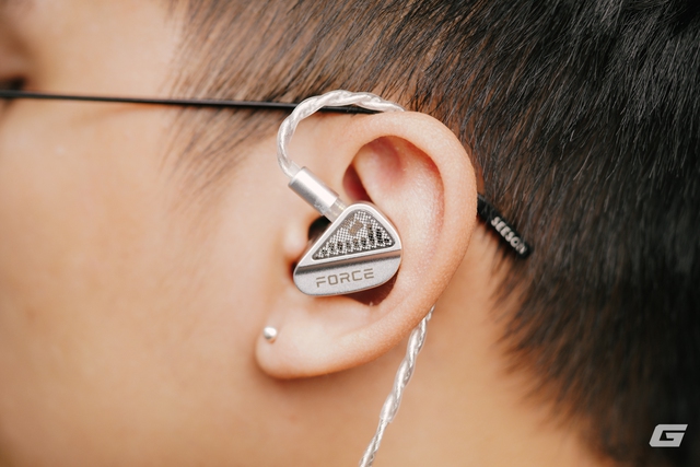 Đánh giá Tanchjim x Effect Audio Force: Cặp tai nghe kỳ lạ với 2 màng Dynamic và thiết kế "đeo chặt nhưng vẫn hở"- Ảnh 12. Đánh giá Tanchjim x Effect Audio Force: Cặp tai nghe kỳ lạ với 2 màng Dynamic và thiết kế "đeo chặt nhưng vẫn hở"- Ảnh 12.