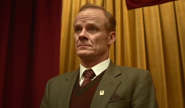 Xem phim Sex Education, &ocirc;ng bố cộc cằn như t&ocirc;i kh&ocirc;ng cầm được nước mắt: Một c&acirc;u thoại đ&atilde; cứu cả gia đ&igrave;nh t&ocirc;i!- Ảnh 1.