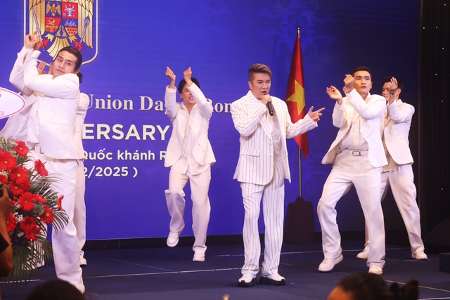 Lý Nhã Kỳ phát biểu tại sự kiện quan trọng Việt Nam – Romania- Ảnh 4. Lý Nhã Kỳ phát biểu tại sự kiện quan trọng Việt Nam – Romania- Ảnh 4.