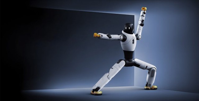 Kỳ l&acirc;n robot Trung Quốc xuất xưởng robot h&igrave;nh người thứ 5.000, tuy&ecirc;n chiến s&ograve;ng phẳng với Tesla Optimus của Elon Musk- Ảnh 2.