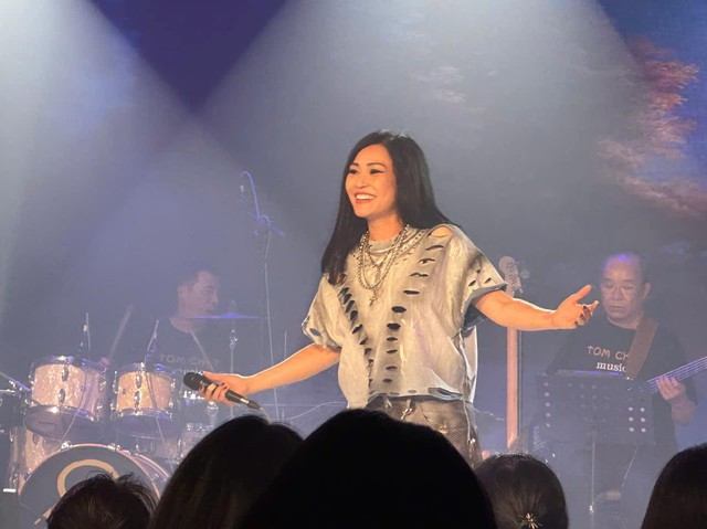 Ca sĩ nổi tiếng U55, qu&ecirc; Thanh H&oacute;a c&oacute; chồng l&agrave; người miền n&uacute;i Ấn Độ: C&ocirc;ng khai hơn 1 năm vẫn giấu 1 điều- Ảnh 2.