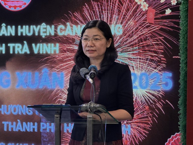 Bà Trần Thị Bích Phượng, Bí thư Huyện ủy Càng Long.