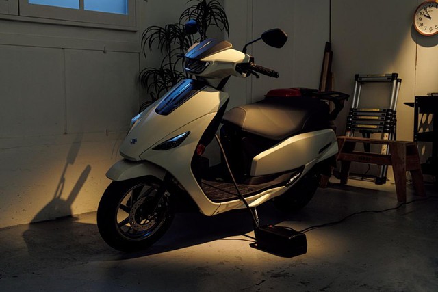 Suzuki bất ngờ tung ra mẫu xe máy điện được dự đoán sẽ là đối thủ cạnh tranh trực tiếp với xe điện của nhà Honda- Ảnh 5. Suzuki bất ngờ tung ra mẫu xe máy điện được dự đoán sẽ là đối thủ cạnh tranh trực tiếp với xe điện của nhà Honda- Ảnh 5.