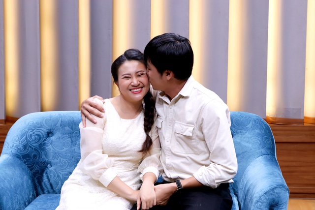 Được chồng k&eacute;m 5 tuổi hỏi "chị ơi cưới em", nữ diễn vi&ecirc;n cưới lu&ocirc;n- Ảnh 2.