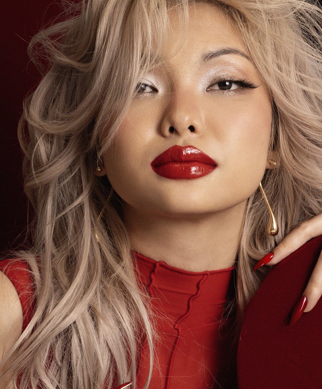 Nữ người mẫu vào vai cô gái lẳng lơ gây sốt phim Nữ người mẫu vào vai cô gái lẳng lơ gây sốt phim