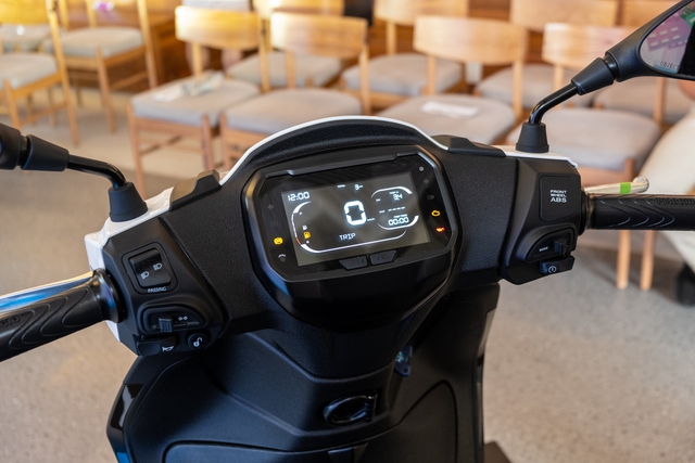 Piaggio Liberty 2025 ra mắt Việt Nam: Gi&aacute; từ 57,5 triệu, d&aacute;ng nam t&iacute;nh hơn, đấu Honda SH Mode- Ảnh 3.