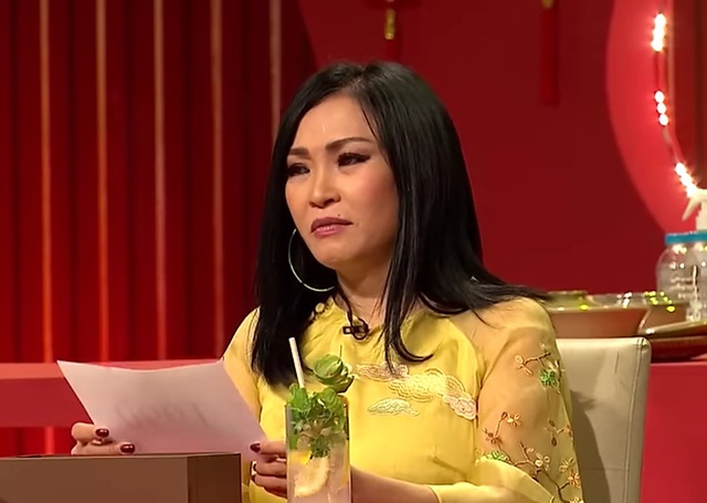 Nữ ca sĩ đầu tiên làm show ở sân vận động: "Tôi có 2 năng khiếu là đánh nhau và đá banh"- Ảnh 2. Nữ ca sĩ đầu tiên làm show ở sân vận động: "Tôi có 2 năng khiếu là đánh nhau và đá banh"- Ảnh 2.