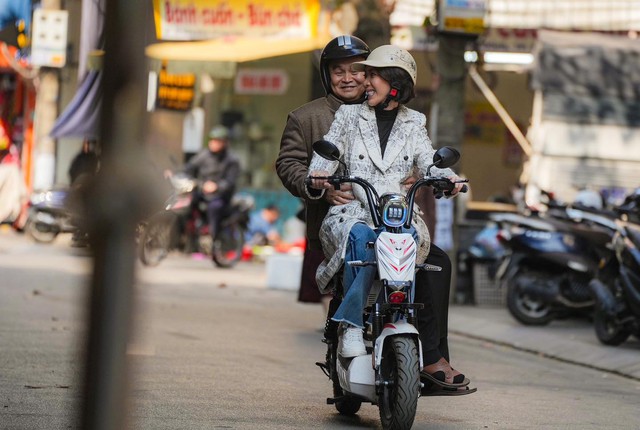 Danh hài Xuân Hinh phá lệ, lần đầu làm việc này ở tuổi U70: "Vất vả nhưng mà thích lắm"- Ảnh 3. Danh hài Xuân Hinh phá lệ, lần đầu làm việc này ở tuổi U70: "Vất vả nhưng mà thích lắm"- Ảnh 3.