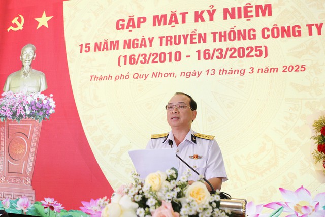 Đại tá Nguyễn Thanh Trúc, Phó Tổng giám đốc Tổng công ty Tân cảng Sài Gòn phát biểu chúc mừng.