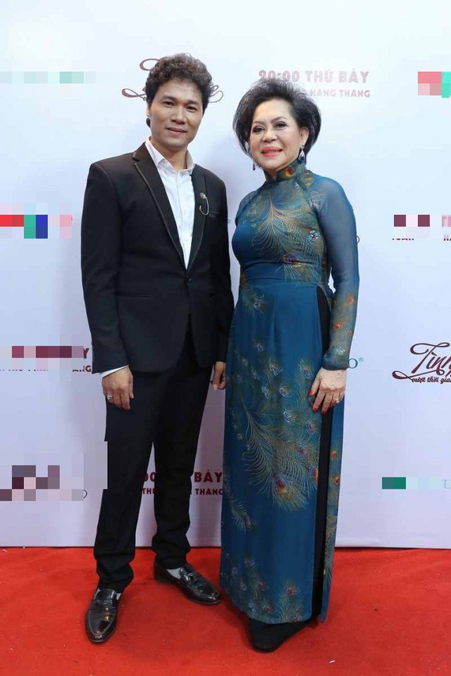 Nam ca sĩ giàu có: "Họ nói tôi bị cô Giao Linh đuổi không cho hát nữa"- Ảnh 2. Nam ca sĩ giàu có: "Họ nói tôi bị cô Giao Linh đuổi không cho hát nữa"- Ảnh 2.