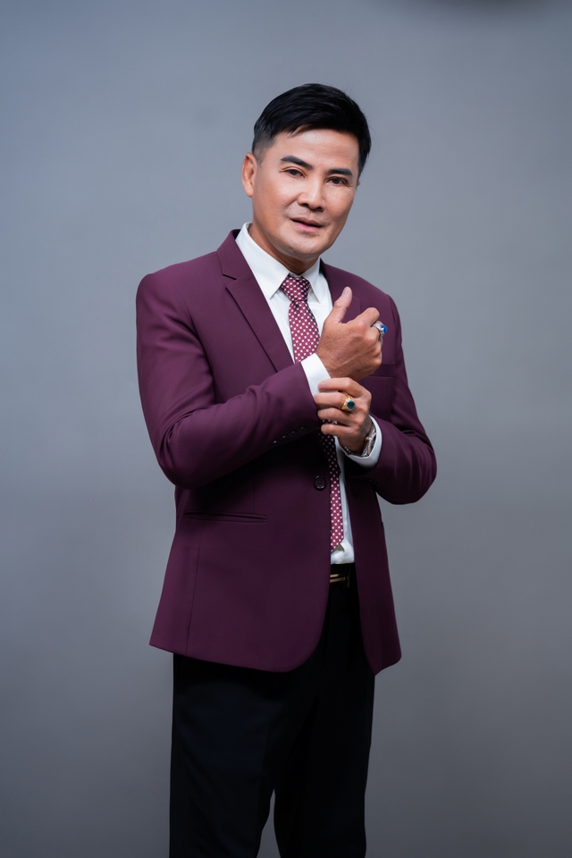 "Ông hoàng nhạc sến miền Tây" nói thẳng chuyện nghệ sĩ gây chú ý bằng scandal- Ảnh 2. "Ông hoàng nhạc sến miền Tây" nói thẳng chuyện nghệ sĩ gây chú ý bằng scandal- Ảnh 2.