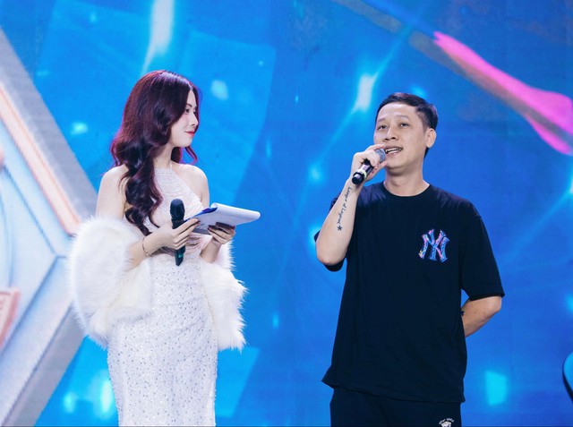 TikToker 9X từ bỏ mức lương đáng mơ ước để theo đuổi sự nghiệp MC thể thao điện tử- Ảnh 2. TikToker 9X từ bỏ mức lương đáng mơ ước để theo đuổi sự nghiệp MC thể thao điện tử- Ảnh 2.