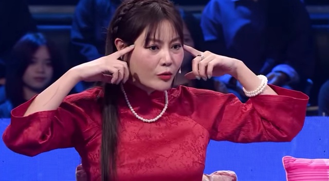 Nữ diễn viên VTV ra chợ Long Biên quay phim: "Họ chạy ra chạy vào chửi bới, tôi rất sợ"- Ảnh 1.
