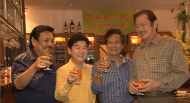 Chế Linh công khai ảnh cùng đại minh tinh Thẩm Thúy Hằng và nhiều nghệ sĩ: "7, 8 người ra đi rồi"- Ảnh 3. Chế Linh công khai ảnh cùng đại minh tinh Thẩm Thúy Hằng và nhiều nghệ sĩ: "7, 8 người ra đi rồi"- Ảnh 3.