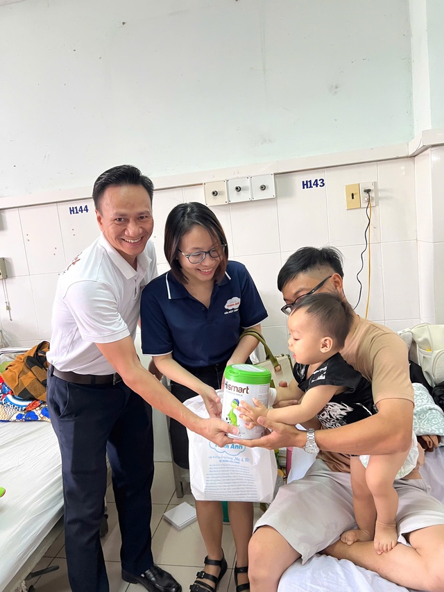 Hiệp hội Doanh nghiệp kết nối yêu thương: Hành trình sẻ chia tại Khánh Hòa- Ảnh 2. Hiệp hội Doanh nghiệp kết nối yêu thương: Hành trình sẻ chia tại Khánh Hòa- Ảnh 2.