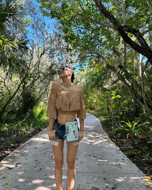 Style đi du lịch của BLACKPINK đơn giản mà đẹp mê đắm, nàng không thích lên đồ cầu kỳ phải ghim ngay- Ảnh 3. Style đi du lịch của BLACKPINK đơn giản mà đẹp mê đắm, nàng không thích lên đồ cầu kỳ phải ghim ngay- Ảnh 3.