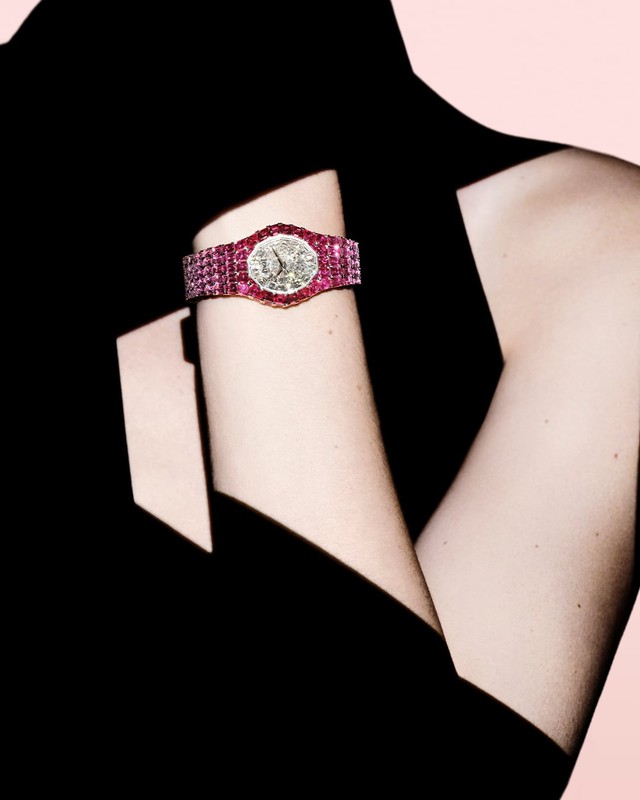 Piaget - 60 năm chạm khắc thời gian, biến chuyển động cơ khí đồng hồ thành kiến giải nghệ thuật và triết lý xuyên thế hệ ‘luôn làm tốt hơn mức cần thiết’!- Ảnh 13. Piaget - 60 năm chạm khắc thời gian, biến chuyển động cơ khí đồng hồ thành kiến giải nghệ thuật và triết lý xuyên thế hệ ‘luôn làm tốt hơn mức cần thiết’!- Ảnh 13.