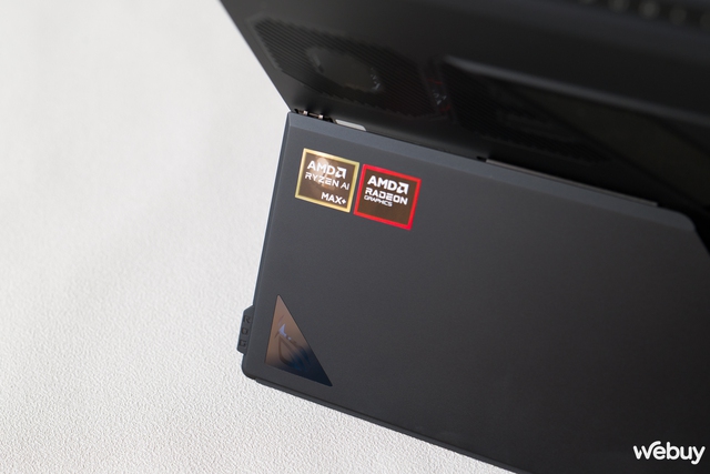 Trải nghiệm ASUS ROG Flow Z13 (2025): Loại bỏ GPU rời để đổi lấy giá trị khác là bước đi liều lĩnh cho một chiếc tablet-laptop chơi game- Ảnh 18. Trải nghiệm ASUS ROG Flow Z13 (2025): Loại bỏ GPU rời để đổi lấy giá trị khác là bước đi liều lĩnh cho một chiếc tablet-laptop chơi game- Ảnh 18.
