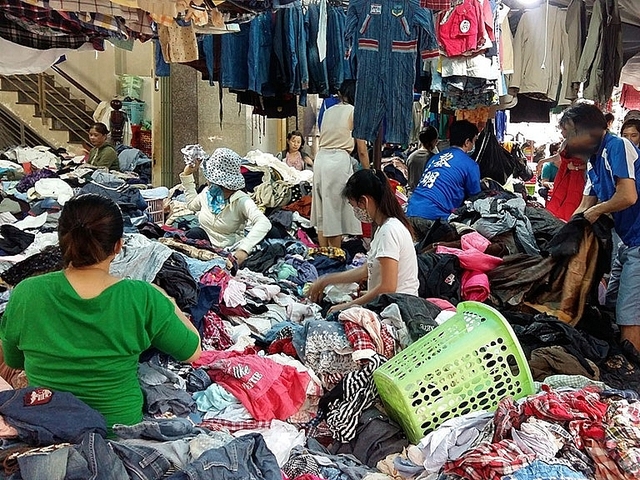 Cảnh báo: Quần áo chứa chất gây UNG THƯ vượt tiêu chuẩn 20 lần, thời trang giá rẻ có thể đang âm thầm "hạ độc" bạn mỗi ngày!- Ảnh 3. Cảnh báo: Quần áo chứa chất gây UNG THƯ vượt tiêu chuẩn 20 lần, thời trang giá rẻ có thể đang âm thầm "hạ độc" bạn mỗi ngày!- Ảnh 3.