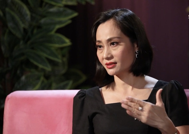 Nữ NSƯT đang đi học thạc sĩ: "Nói thật, gia đình tôi thuộc dạng khá bất hạnh"- Ảnh 2. Nữ NSƯT đang đi học thạc sĩ: "Nói thật, gia đình tôi thuộc dạng khá bất hạnh"- Ảnh 2.