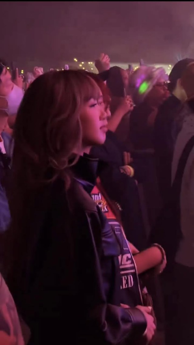 Tập đoàn giải trí bị ghét nhất Hàn Quốc gửi nhóm nhạc mới đến "phục thù" Coachella nhưng bị BLACKPINK chiếm hết spotlight- Ảnh 17. Tập đoàn giải trí bị ghét nhất Hàn Quốc gửi nhóm nhạc mới đến "phục thù" Coachella nhưng bị BLACKPINK chiếm hết spotlight- Ảnh 17.