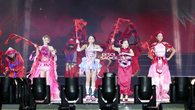 10 giây tại concert Chị Đẹp chứng minh H'Hen Niê mãi là công chúa của chồng mới cưới- Ảnh 3. 10 giây tại concert Chị Đẹp chứng minh H'Hen Niê mãi là công chúa của chồng mới cưới- Ảnh 3.