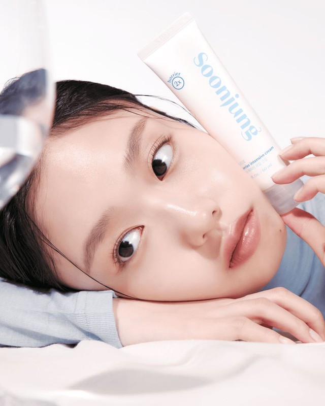 5 món skincare oanh tạc doanh số tại Olive Young, gái Hàn tuyên bố "0 điểm nào chê"- Ảnh 4. 5 món skincare oanh tạc doanh số tại Olive Young, gái Hàn tuyên bố "0 điểm nào chê"- Ảnh 4.