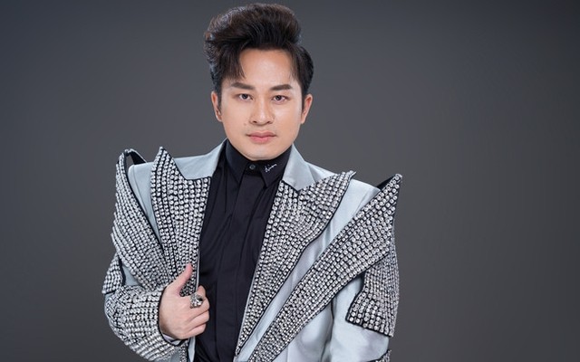 Từng bị đồn thổi giới tính, sao Việt này giờ lấy vợ sinh con: Chuyện nuôi dạy con chung con riêng rất nhân văn- Ảnh 1. Từng bị đồn thổi giới tính, sao Việt này giờ lấy vợ sinh con: Chuyện nuôi dạy con chung con riêng rất nhân văn- Ảnh 1.