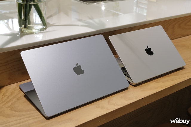 Bí ẩn màu xanh Sky Blue trên MacBook Air M4: Lúc xanh, lúc chuyển sắc xám chẳng khác gì bầu trời- Ảnh 7. Bí ẩn màu xanh Sky Blue trên MacBook Air M4: Lúc xanh, lúc chuyển sắc xám chẳng khác gì bầu trời- Ảnh 7.