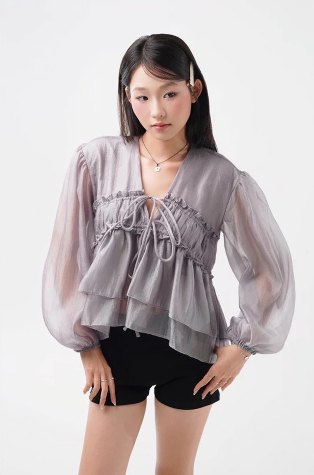 5 kiểu áo blouse dễ “dừ” hơn 10 tuổi, nàng công sở nên né ngay- Ảnh 8. 5 kiểu áo blouse dễ “dừ” hơn 10 tuổi, nàng công sở nên né ngay- Ảnh 8.