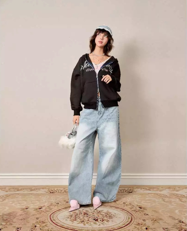 5 kiểu quần jeans tưởng đẹp mà phá dáng, mặc sai bạn xấu đi chục lần- Ảnh 6. 5 kiểu quần jeans tưởng đẹp mà phá dáng, mặc sai bạn xấu đi chục lần- Ảnh 6.