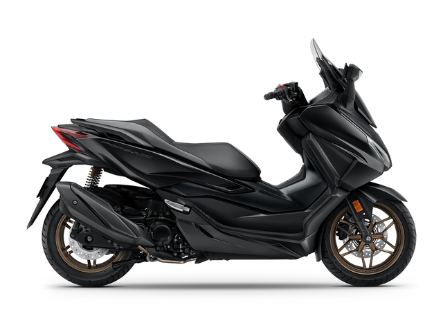 Honda chính thức ra mắt mẫu xe tay ga có thể cạnh tranh sòng phẳng với Yamaha XMAX 300- Ảnh 2. Honda chính thức ra mắt mẫu xe tay ga có thể cạnh tranh sòng phẳng với Yamaha XMAX 300- Ảnh 2.