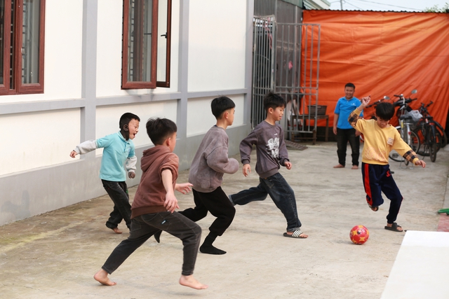 Về Quảng Ninh thăm người cha viết 30 trang "sao kê", bất ngờ với cuộc sống hiện tại của bé Đà- Ảnh 12. Về Quảng Ninh thăm người cha viết 30 trang "sao kê", bất ngờ với cuộc sống hiện tại của bé Đà- Ảnh 12.