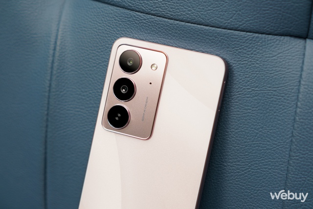 Đây là realme C75x: Chip "Ultra", pin lớn tới 5600 mAh, IP69 kèm cả bảo hành khi rơi nước- Ảnh 6. Đây là realme C75x: Chip "Ultra", pin lớn tới 5600 mAh, IP69 kèm cả bảo hành khi rơi nước- Ảnh 6.