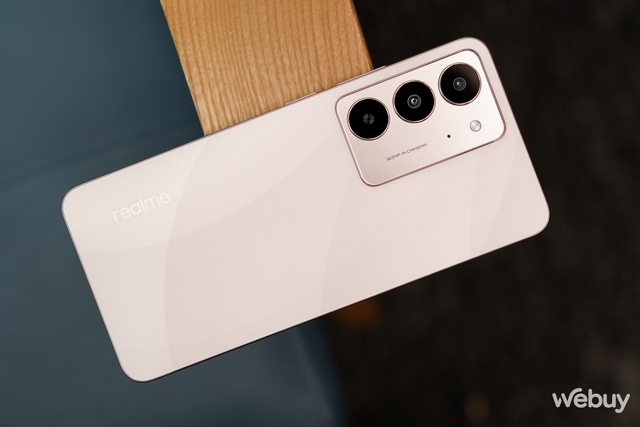 Đây là realme C75x: Chip "Ultra", pin lớn tới 5600 mAh, IP69 kèm cả bảo hành khi rơi nước- Ảnh 1. Đây là realme C75x: Chip "Ultra", pin lớn tới 5600 mAh, IP69 kèm cả bảo hành khi rơi nước- Ảnh 1.