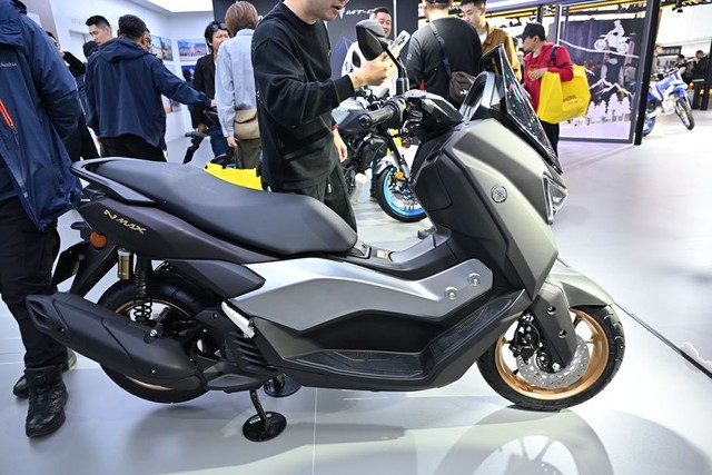 Tái xuất sau gần 10 năm vắng bóng, Yamaha NMAX155 chính thức được ra mắt, nhưng vẫn khó có cửa cạnh tranh tại thị trường Việt!- Ảnh 1. Tái xuất sau gần 10 năm vắng bóng, Yamaha NMAX155 chính thức được ra mắt, nhưng vẫn khó có cửa cạnh tranh tại thị trường Việt!- Ảnh 1.