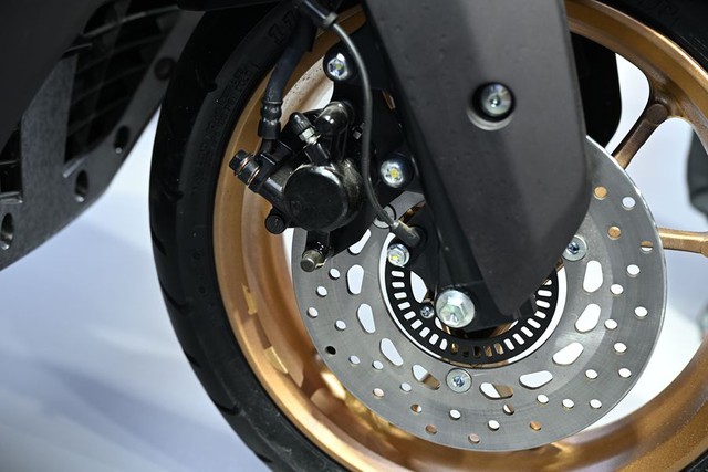 Tái xuất sau gần 10 năm vắng bóng, Yamaha NMAX155 chính thức được ra mắt, nhưng vẫn khó có cửa cạnh tranh tại thị trường Việt!- Ảnh 5. Tái xuất sau gần 10 năm vắng bóng, Yamaha NMAX155 chính thức được ra mắt, nhưng vẫn khó có cửa cạnh tranh tại thị trường Việt!- Ảnh 5.