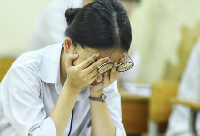 Vật vã ôn luyện để con đỗ lớp 10 công lập, sau 4 tháng, bà mẹ Hà Nội hối hận khôn nguôi: May mà kịp nhận ra- Ảnh 1. Vật vã ôn luyện để con đỗ lớp 10 công lập, sau 4 tháng, bà mẹ Hà Nội hối hận khôn nguôi: May mà kịp nhận ra- Ảnh 1.