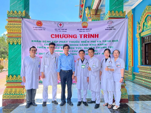 Ấm áp tình người: BV Bình Tân chung tay khám chữa bệnh và trao quà ở Sóc Trăng- Ảnh 5. Ấm áp tình người: BV Bình Tân chung tay khám chữa bệnh và trao quà ở Sóc Trăng- Ảnh 5.