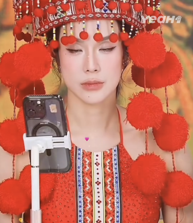 Sao nữ Vbiz ngủ gật trên livestream, ai cũng giật mình khi xem lại clip hôm trước đã làm gì- Ảnh 2. Sao nữ Vbiz ngủ gật trên livestream, ai cũng giật mình khi xem lại clip hôm trước đã làm gì- Ảnh 2.