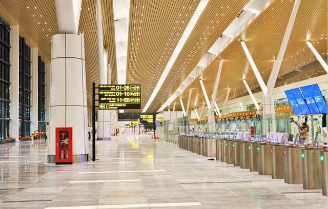 Bên trong Nhà ga hành khách hiện đại nhất Việt Nam, chuyến bay khai trương chính thức cất cánh- Ảnh 8. Bên trong Nhà ga hành khách hiện đại nhất Việt Nam, chuyến bay khai trương chính thức cất cánh- Ảnh 8.