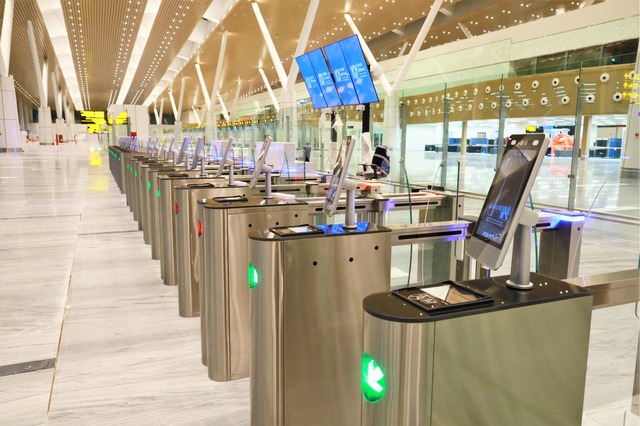 Bên trong Nhà ga hành khách hiện đại nhất Việt Nam, chuyến bay khai trương chính thức cất cánh- Ảnh 10. Bên trong Nhà ga hành khách hiện đại nhất Việt Nam, chuyến bay khai trương chính thức cất cánh- Ảnh 10.