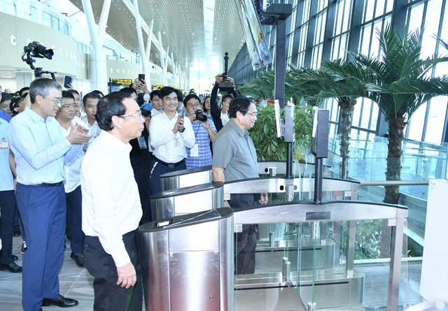 Bên trong Nhà ga hành khách hiện đại nhất Việt Nam, chuyến bay khai trương chính thức cất cánh- Ảnh 2. Bên trong Nhà ga hành khách hiện đại nhất Việt Nam, chuyến bay khai trương chính thức cất cánh- Ảnh 2.