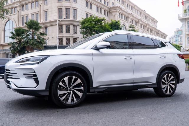 Ngắm mẫu crossover mới "ăn xăng như ngửi" 1L/100 km vừa về Việt Nam: Đẹp và còn gì?- Ảnh 4. Ngắm mẫu crossover mới "ăn xăng như ngửi" 1L/100 km vừa về Việt Nam: Đẹp và còn gì?- Ảnh 4.