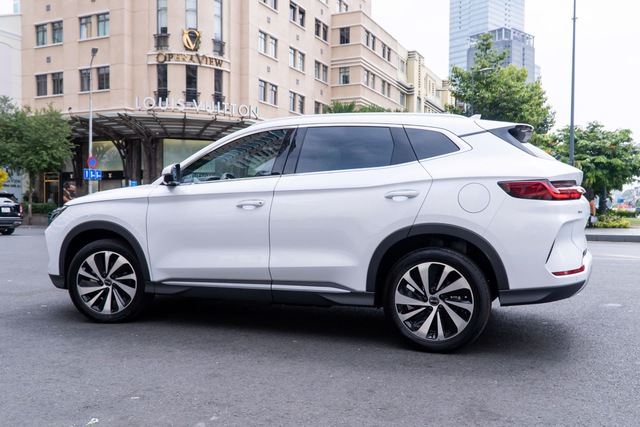 Ngắm mẫu crossover mới "ăn xăng như ngửi" 1L/100 km vừa về Việt Nam: Đẹp và còn gì?- Ảnh 3. Ngắm mẫu crossover mới "ăn xăng như ngửi" 1L/100 km vừa về Việt Nam: Đẹp và còn gì?- Ảnh 3.