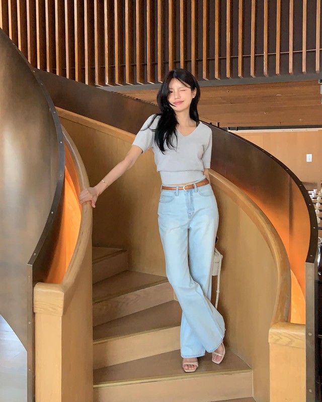 Vượt mặt áo thun, đây là mẫu áo "hot" nhất hiện tại với 10 cách mặc sang xịn xuất sắc- Ảnh 3. Vượt mặt áo thun, đây là mẫu áo "hot" nhất hiện tại với 10 cách mặc sang xịn xuất sắc- Ảnh 3.