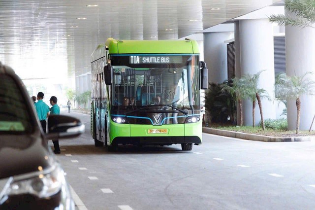 Tuyến buýt điện độc quyền kết nối nhà ga thông minh nhất Việt Nam: 150 chuyến/ngày, miễn phí hoàn toàn- Ảnh 1. Tuyến buýt điện độc quyền kết nối nhà ga thông minh nhất Việt Nam: 150 chuyến/ngày, miễn phí hoàn toàn- Ảnh 1.