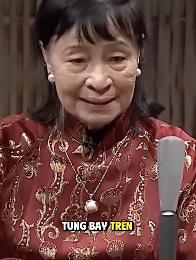Giọng đọc huyền thoại tái hiện lại bản tin chiến thắng ngày 30/4, MC Diễm Quỳnh vỡ òa xúc động- Ảnh 3. Giọng đọc huyền thoại tái hiện lại bản tin chiến thắng ngày 30/4, MC Diễm Quỳnh vỡ òa xúc động- Ảnh 3.